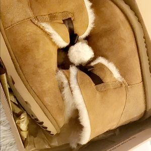 UGGS